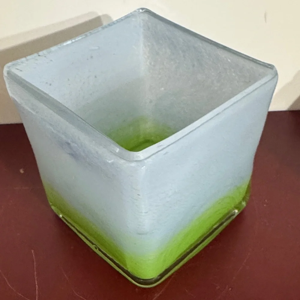 N/A square glass